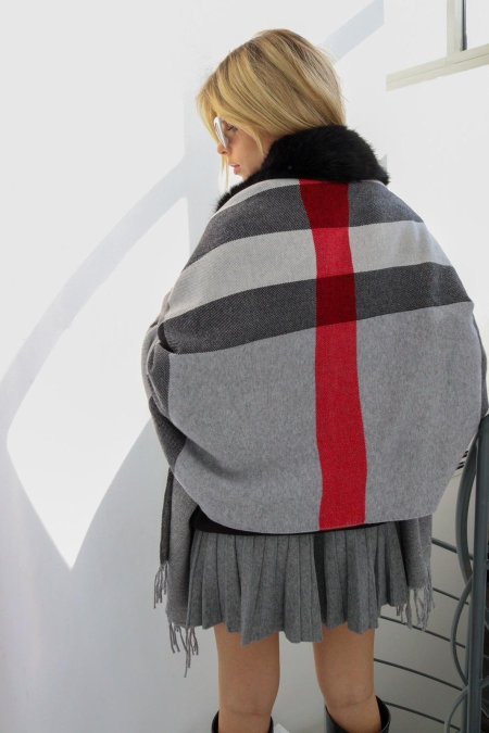 شال بيربري رمادي